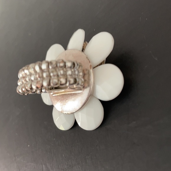 BOHM RING WHITE FACETED PETAL RING MADE IN PARIS - Picture 5 of 8